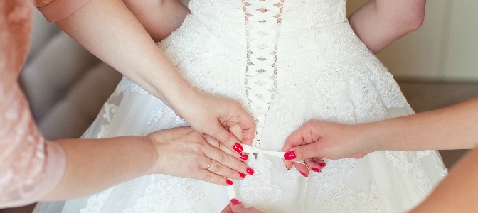 When did a white wedding dress become tradition?